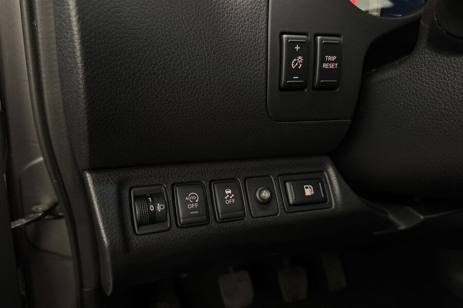 Nissan Navara vaihtoauto