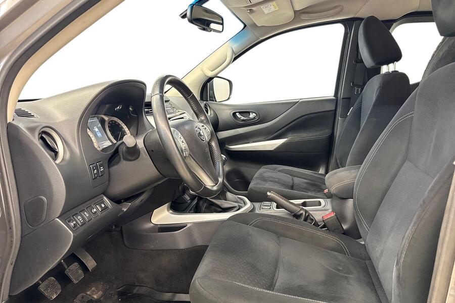 Nissan Navara vaihtoauto