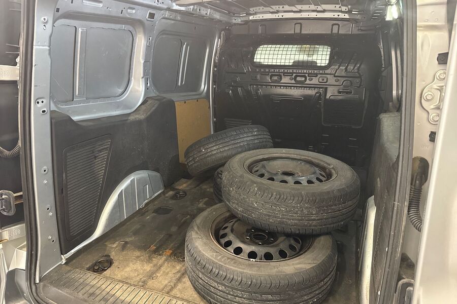 Ford Transit Connect vaihtoauto