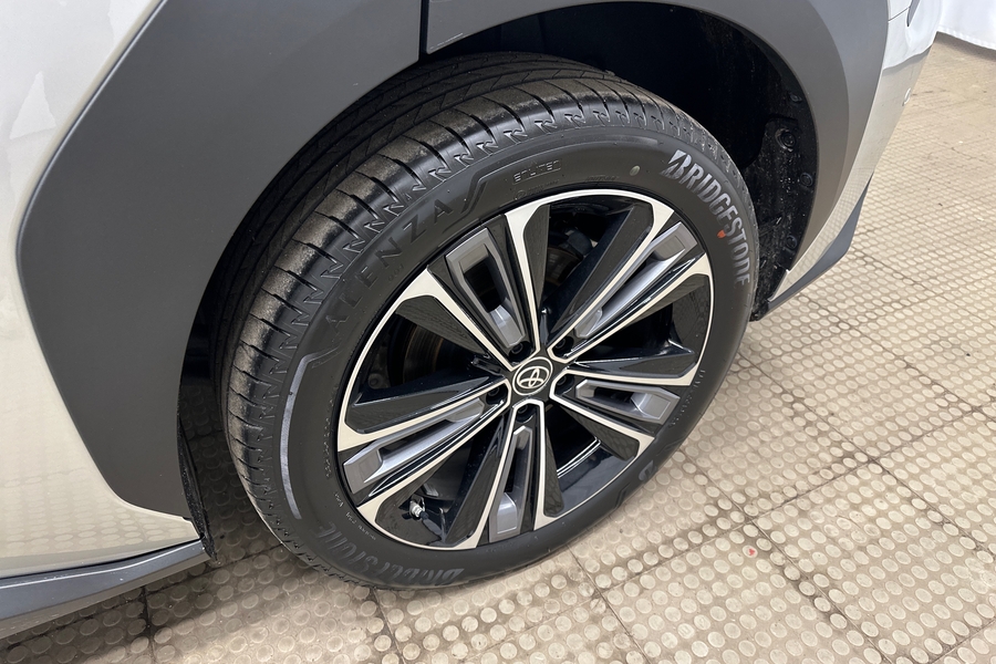 Toyota bZ4X vaihtoauto