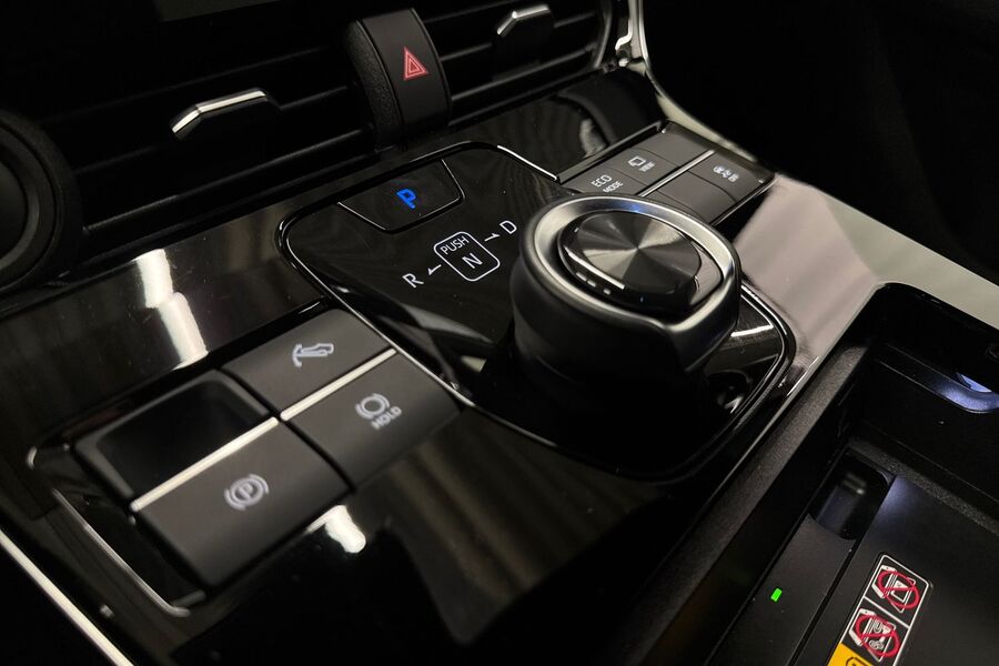 Toyota bZ4X vaihtoauto