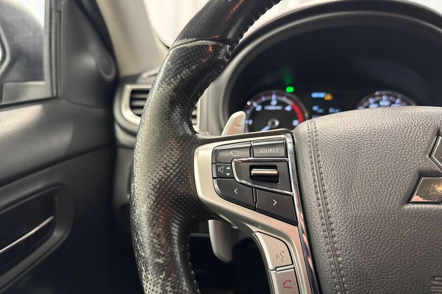 Mitsubishi L200 vaihtoauto