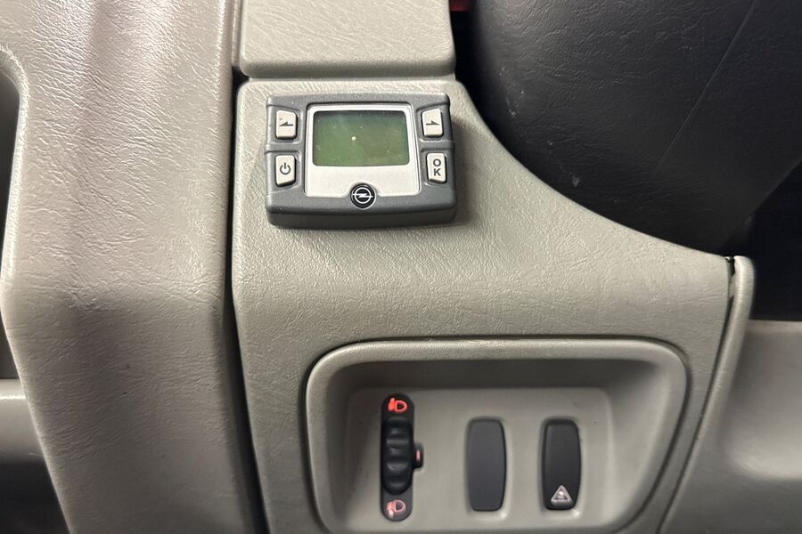 Opel Vivaro vaihtoauto