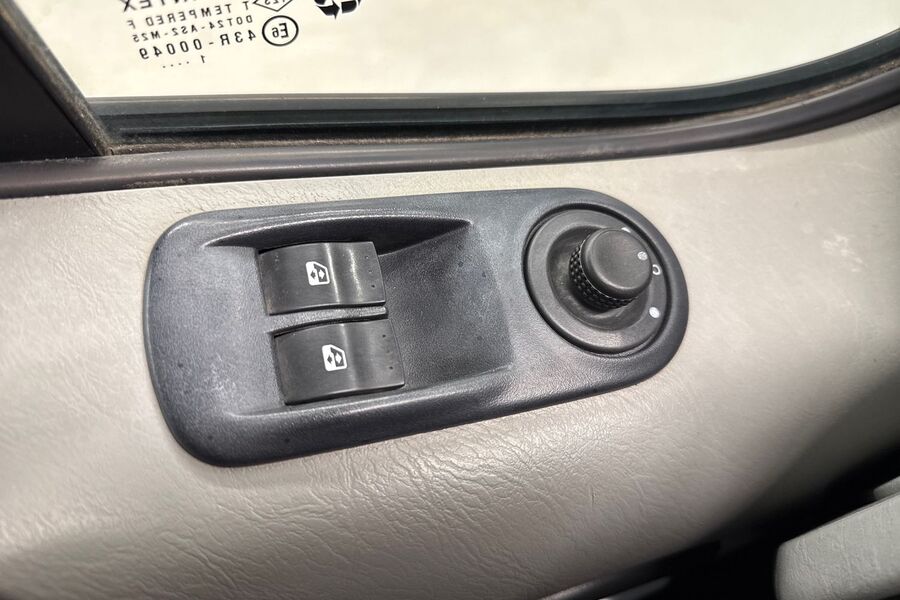 Opel Vivaro vaihtoauto