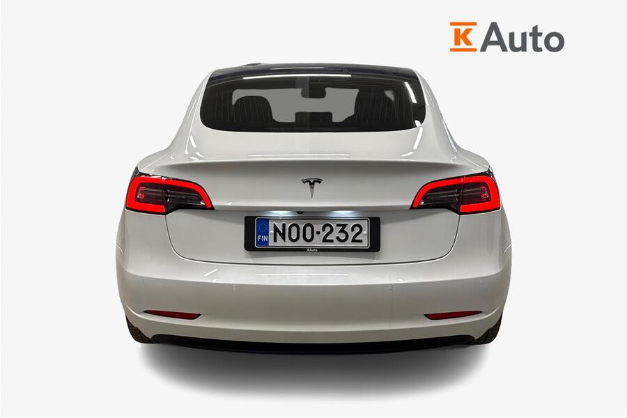 Tesla Model 3 vaihtoauto