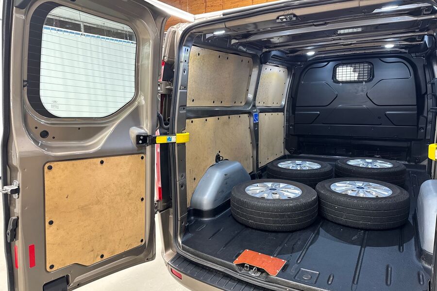 Ford Transit Custom vaihtoauto