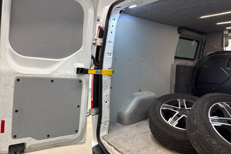 Ford Transit Custom vaihtoauto