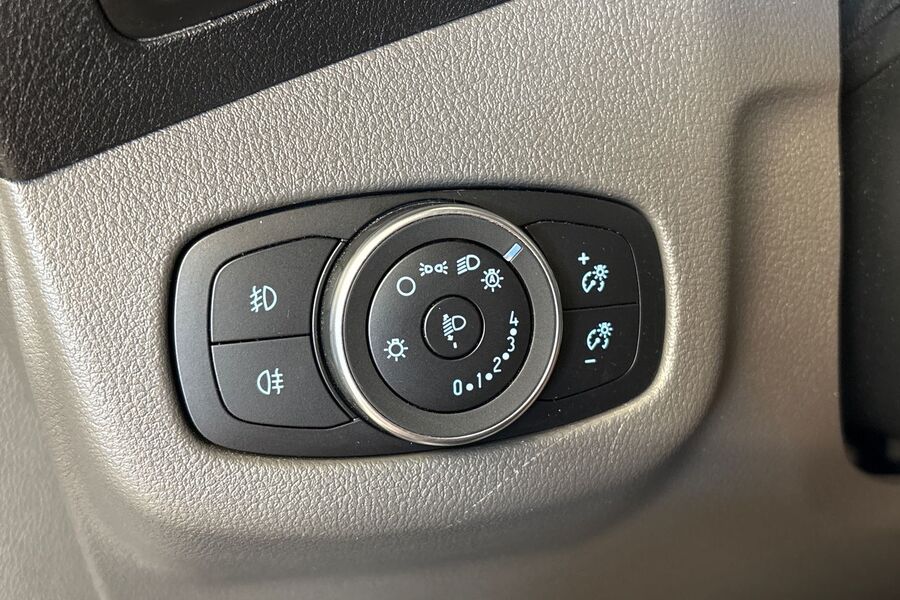 Ford Transit Connect vaihtoauto