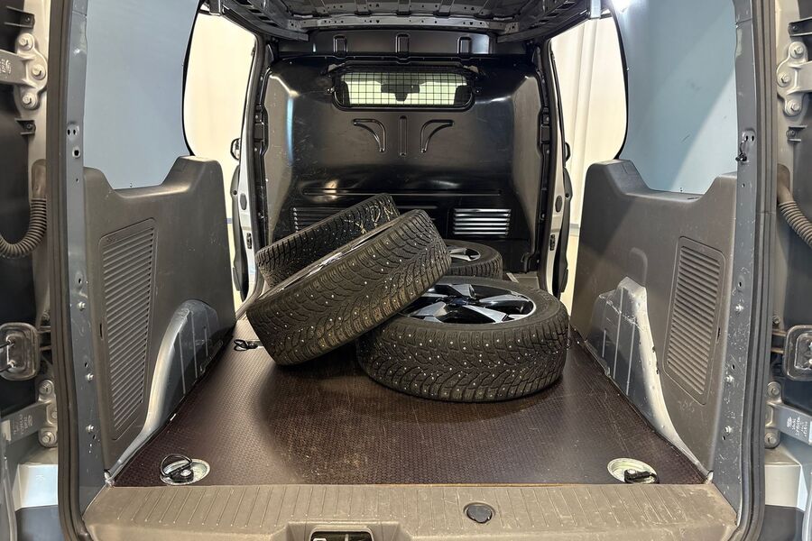 Ford Transit Connect vaihtoauto