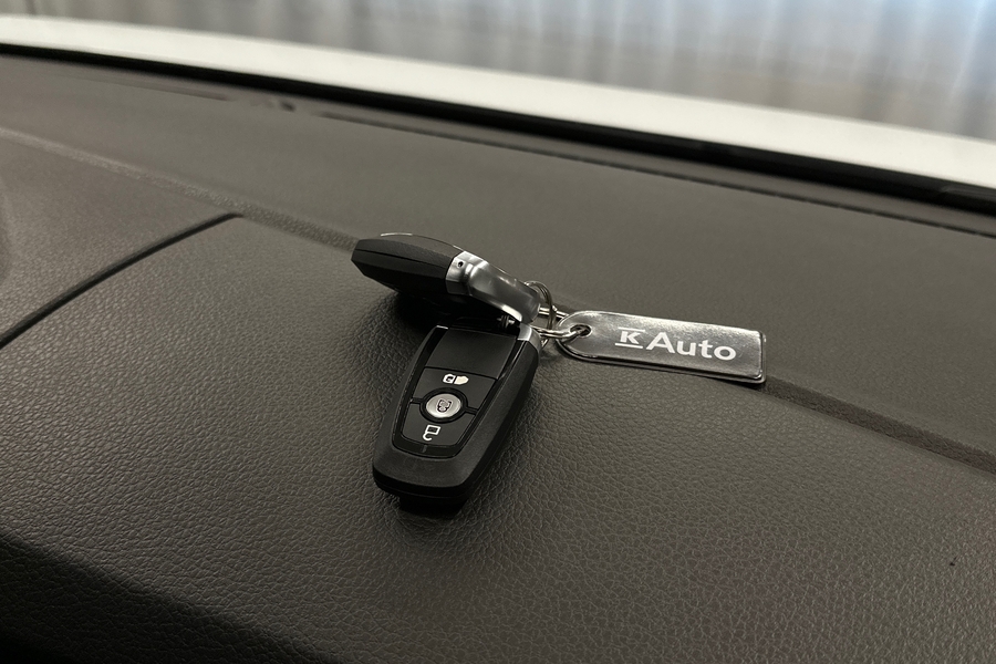 Volkswagen Caravelle vaihtoauto