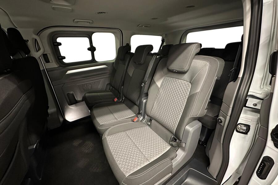 Volkswagen Caravelle vaihtoauto