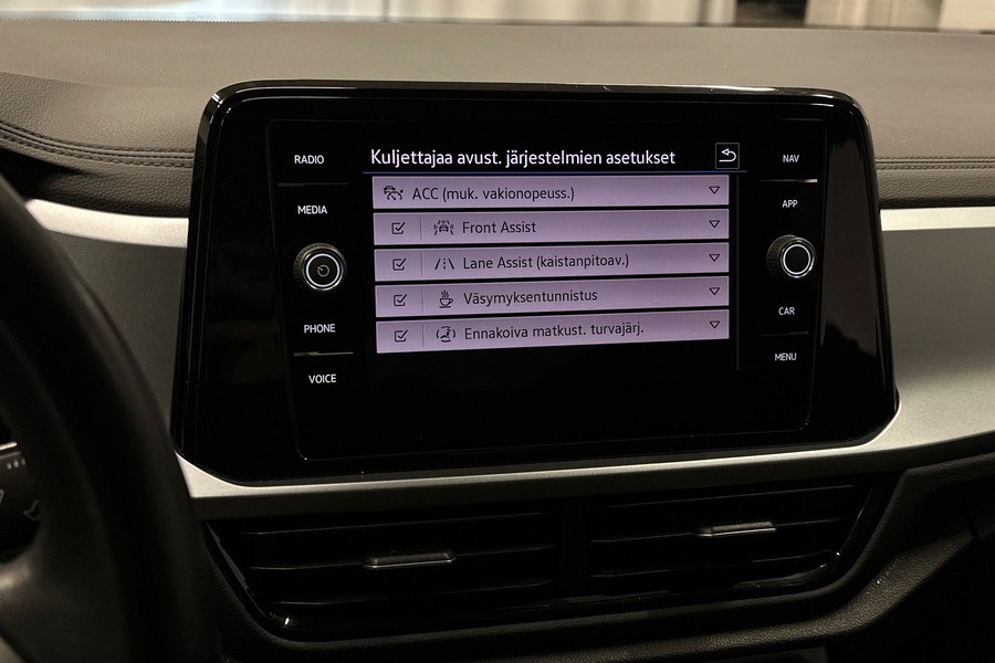 Volkswagen T-Roc vaihtoauto