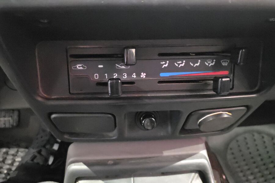 Nissan Pick-up vaihtoauto