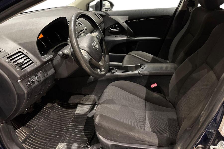 Toyota Avensis vaihtoauto