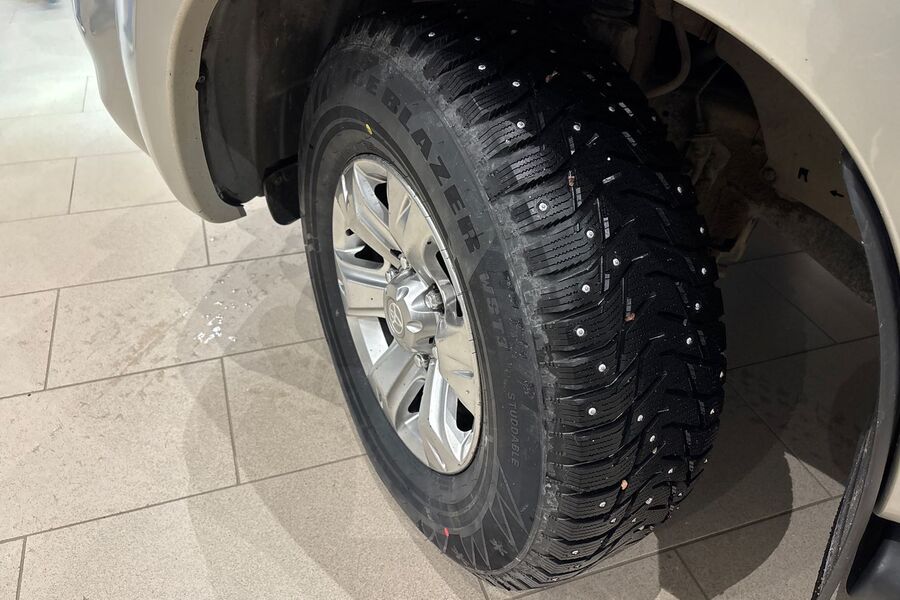 Toyota Hilux vaihtoauto