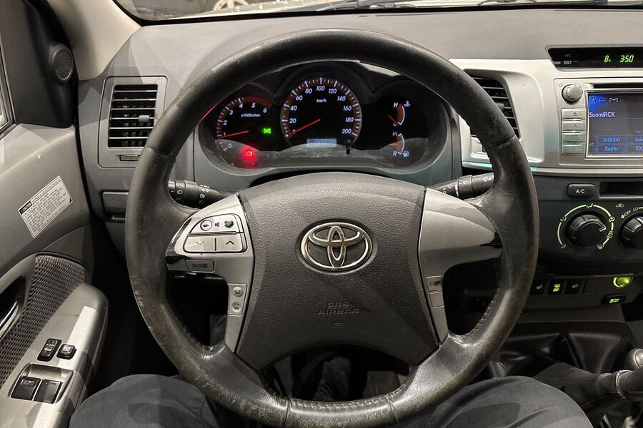 Toyota Hilux vaihtoauto