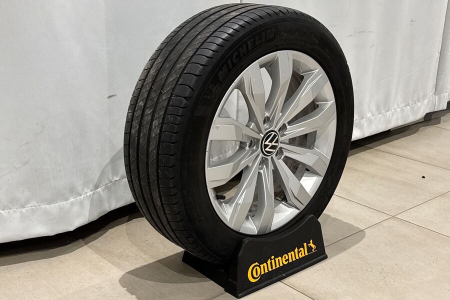 Volkswagen T-Roc vaihtoauto