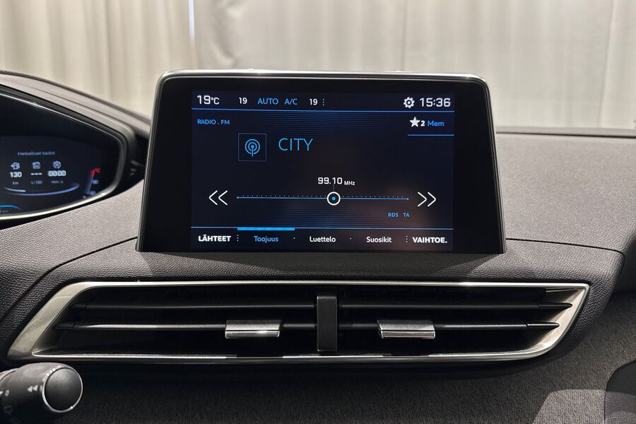 Peugeot 5008 vaihtoauto