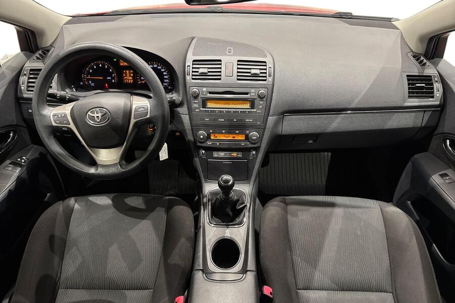 Toyota Avensis vaihtoauto