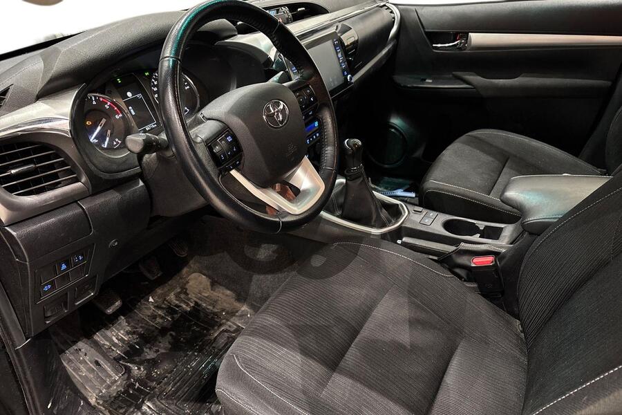 Toyota Hilux vaihtoauto