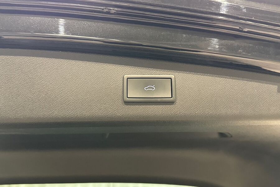 SEAT Leon Sportstourer vaihtoauto