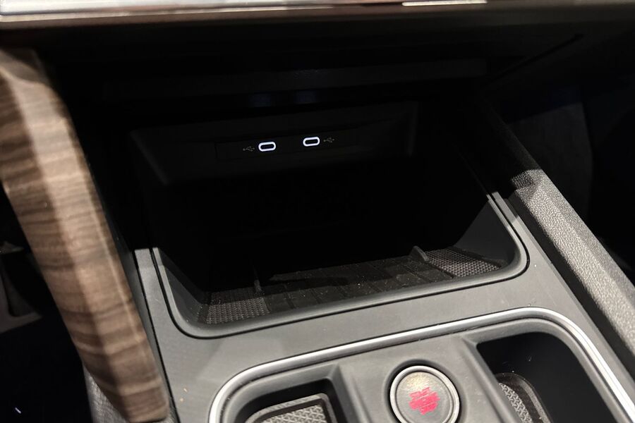 SEAT Leon Sportstourer vaihtoauto