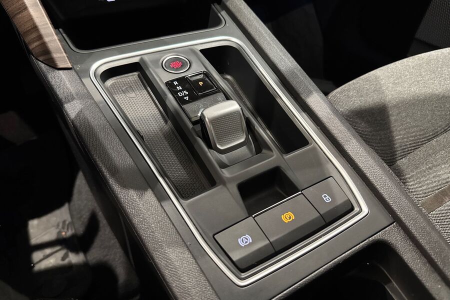 SEAT Leon Sportstourer vaihtoauto