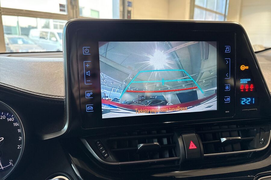 Toyota C-HR vaihtoauto