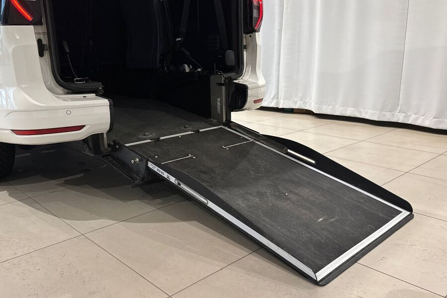 Volkswagen Caddy Maxi vaihtoauto