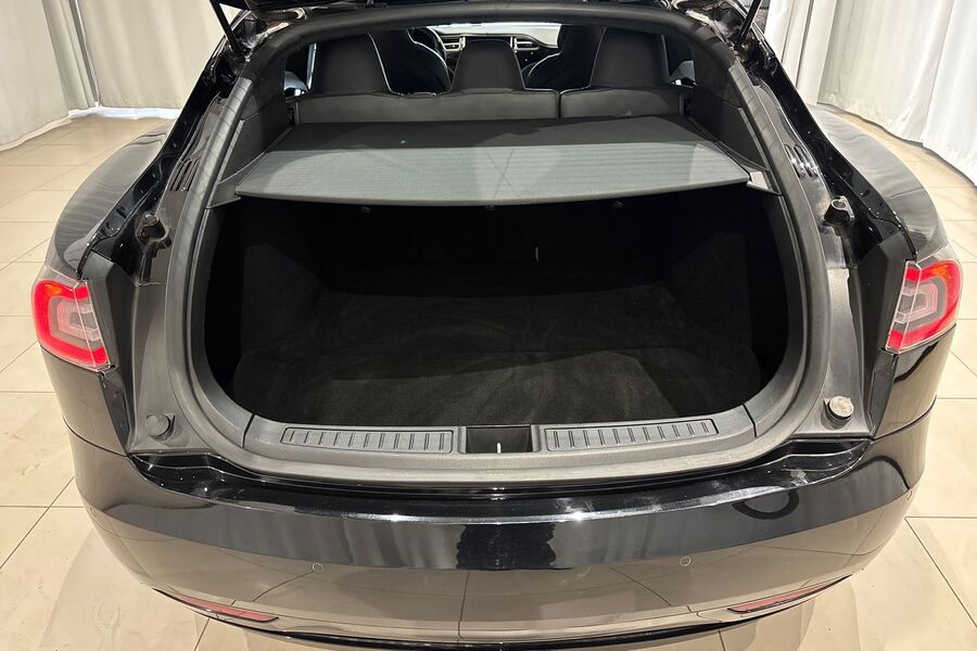 Tesla Model S vaihtoauto