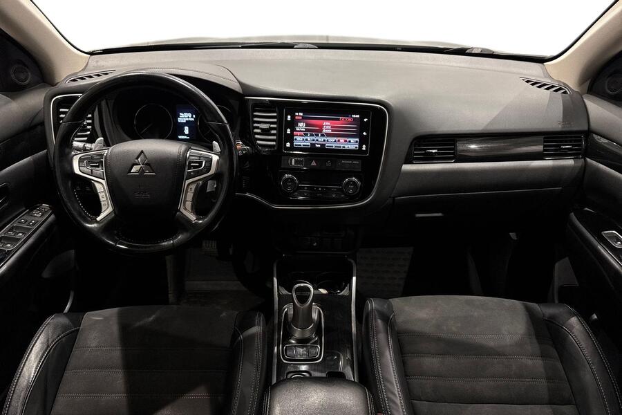 Mitsubishi Outlander PHEV vaihtoauto