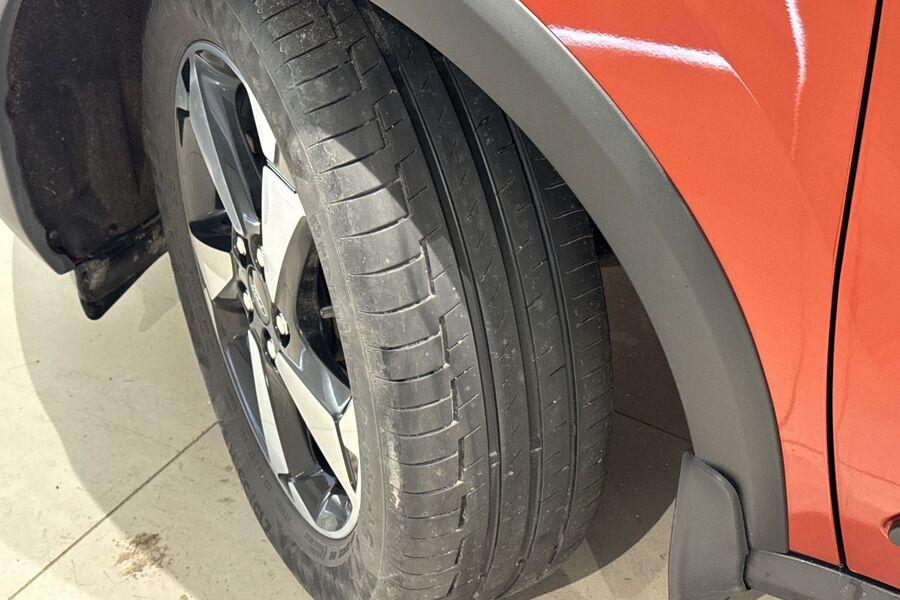 Ford Grand Tourneo Connect vaihtoauto