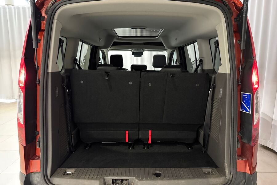 Ford Grand Tourneo Connect vaihtoauto
