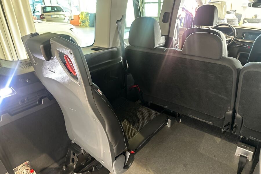 Volkswagen Caddy Maxi vaihtoauto