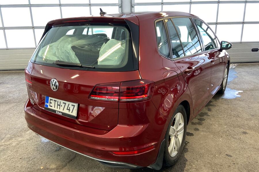 Volkswagen Golf Sportsvan vaihtoauto