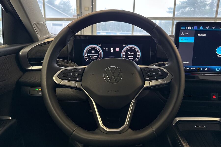 Volkswagen T-Roc vaihtoauto