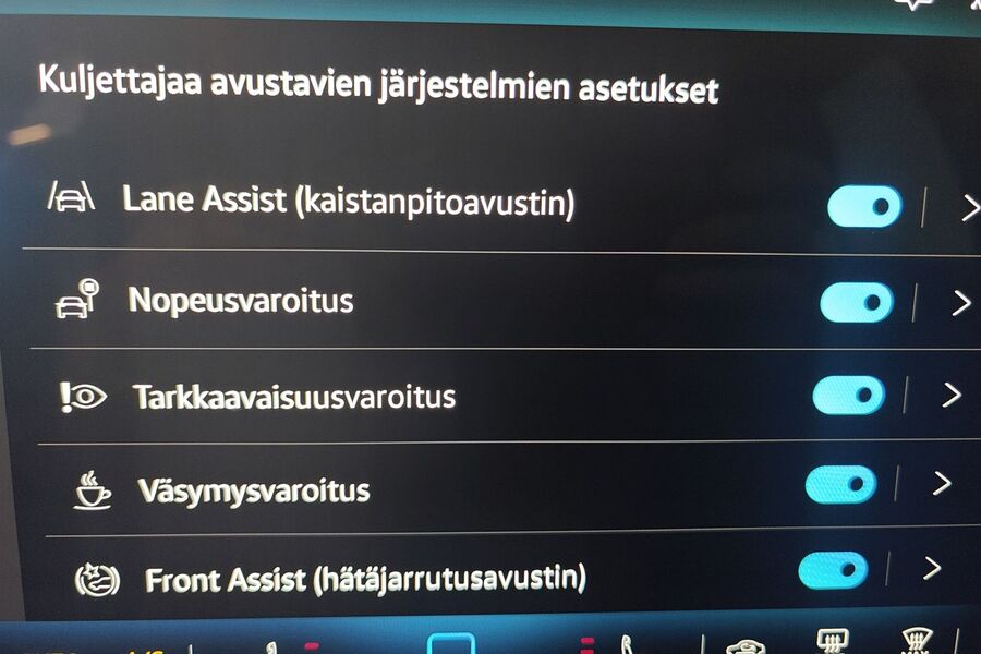 Volkswagen T-Roc vaihtoauto