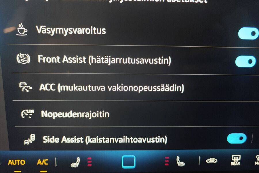 Volkswagen T-Roc vaihtoauto