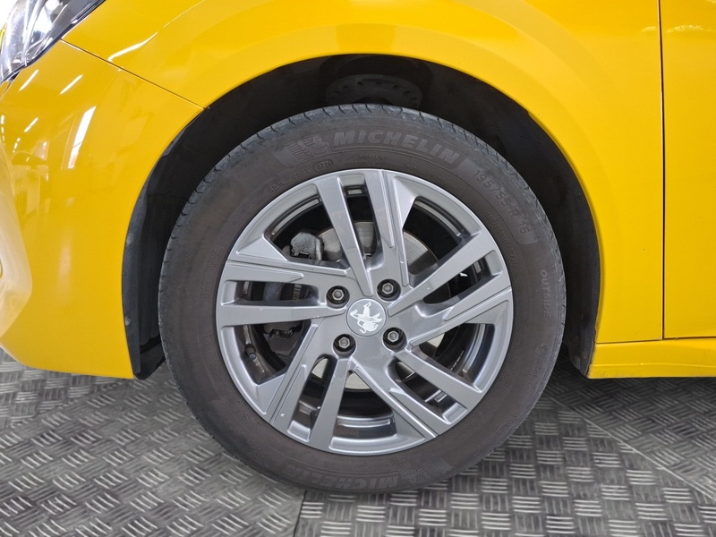 Peugeot 208 vaihtoauto