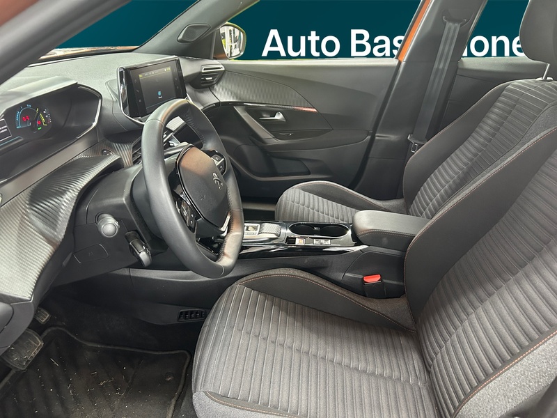 Peugeot e-2008 vaihtoauto