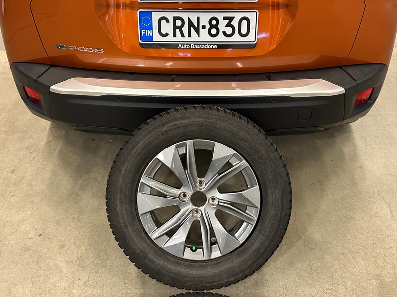 Peugeot e-2008 vaihtoauto