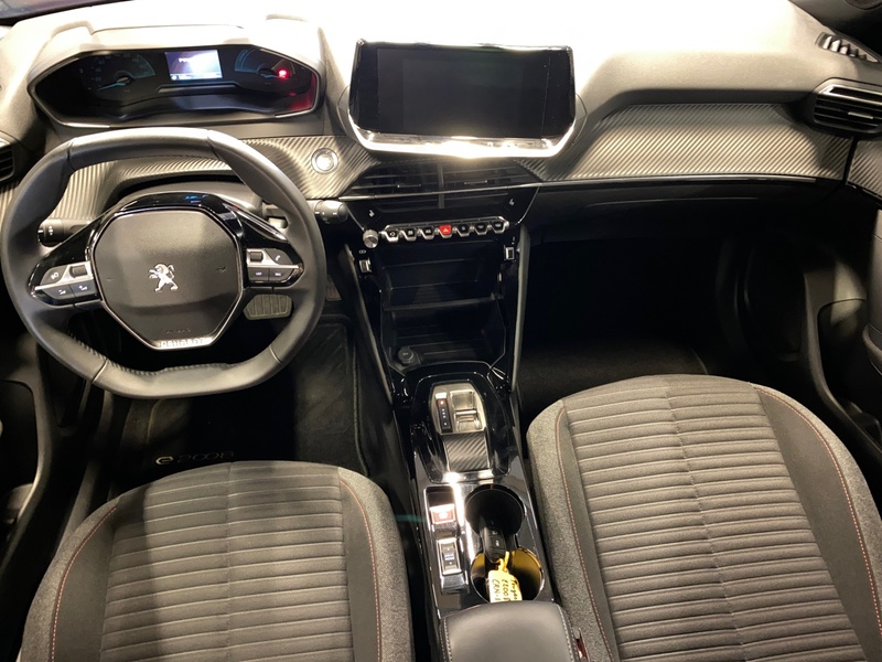 Peugeot e-2008 vaihtoauto