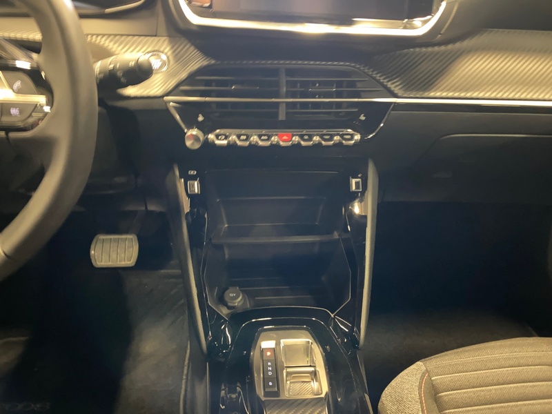 Peugeot e-2008 vaihtoauto