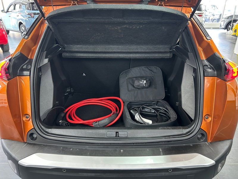 Peugeot e-2008 vaihtoauto