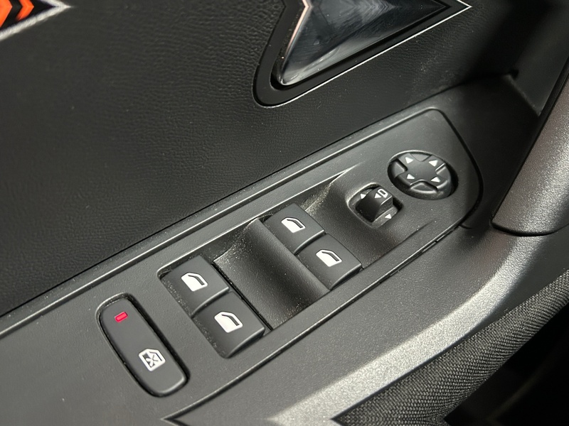 Peugeot e-2008 vaihtoauto