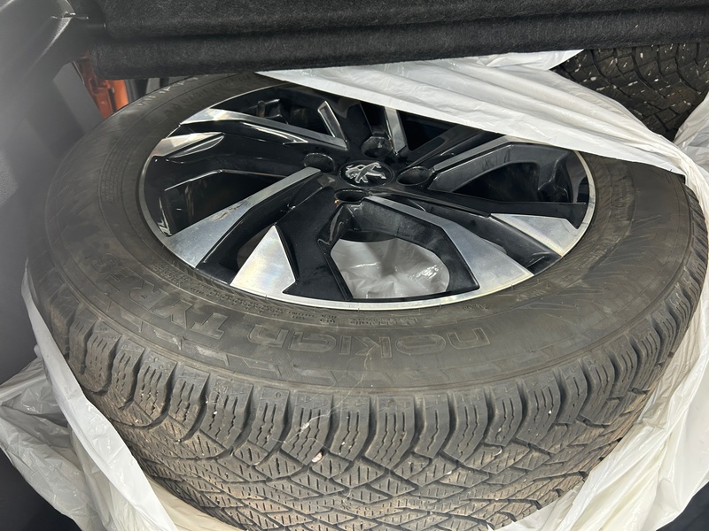 Peugeot e-2008 vaihtoauto