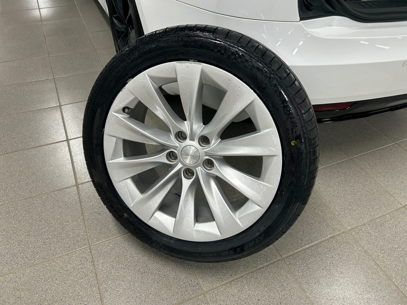 Tesla Model S vaihtoauto