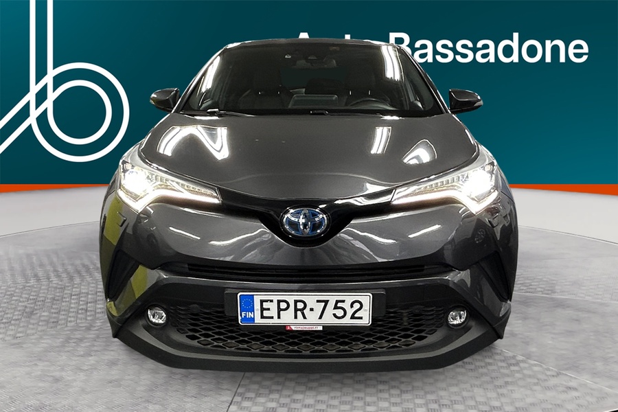 Toyota C-HR vaihtoauto