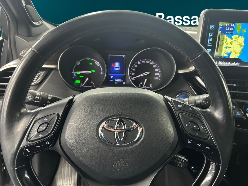 Toyota C-HR vaihtoauto