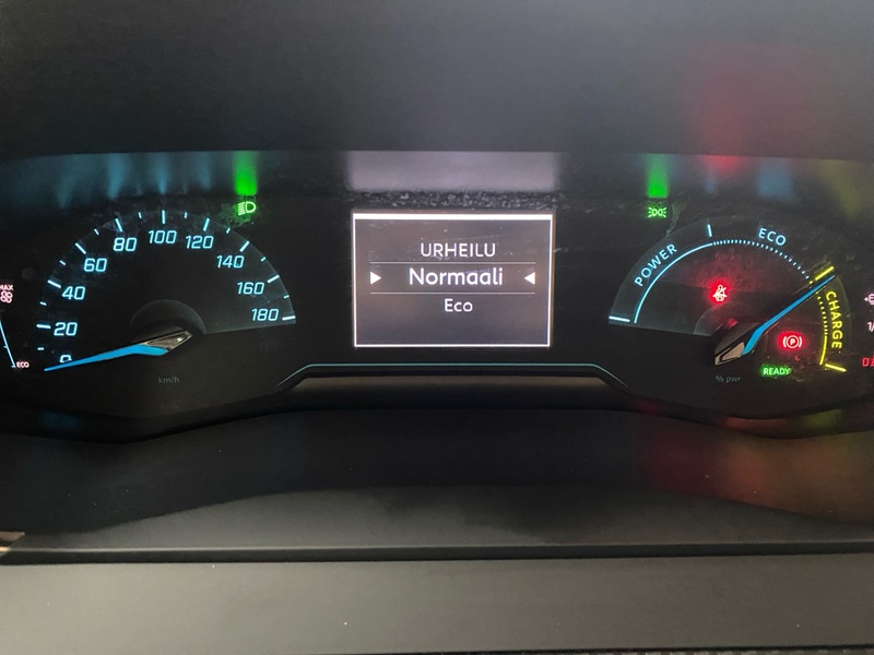 Peugeot e-2008 vaihtoauto